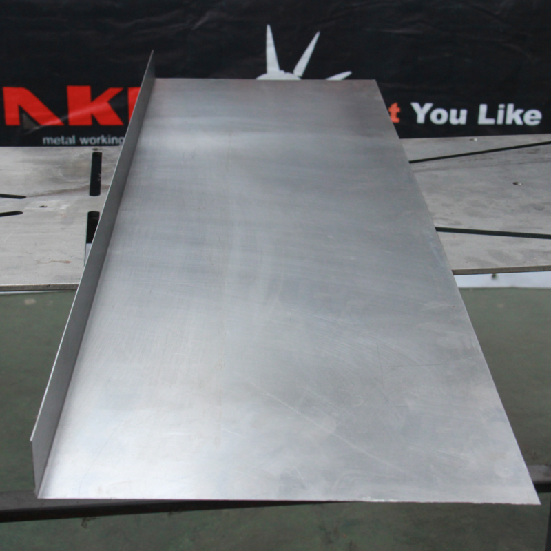 KAKA Industrial EB-6116 Manual Magnetic Sheet Metal Brake, 60-Inch Magnetic clamping Pan and Box Bending Brake, 1-Phase 220V,16-Gauge Mild Steel Capacity, 220V-60HZ-1PH - Image 8