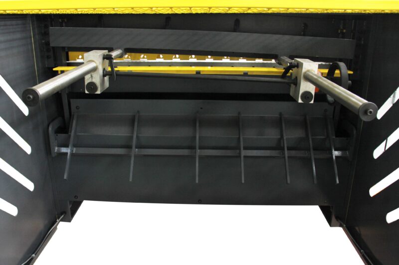 Kaka Industrial Q11-4811A Electric metal shearing machine with light curtain 220V-60HZ-3PH - Image 5